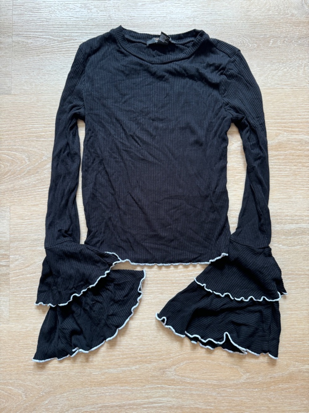 Forever 21 Black Frilly Bell Sleeve Fitted Stretchy Shirt Size Women’s Small